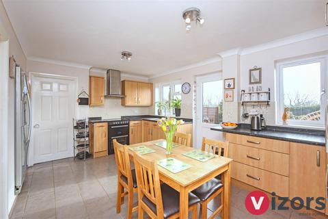 5 bedroom detached house for sale, Milford Close, Walkwood, Redditch