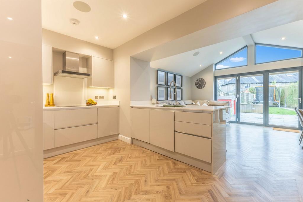 Kitchen / dining room
