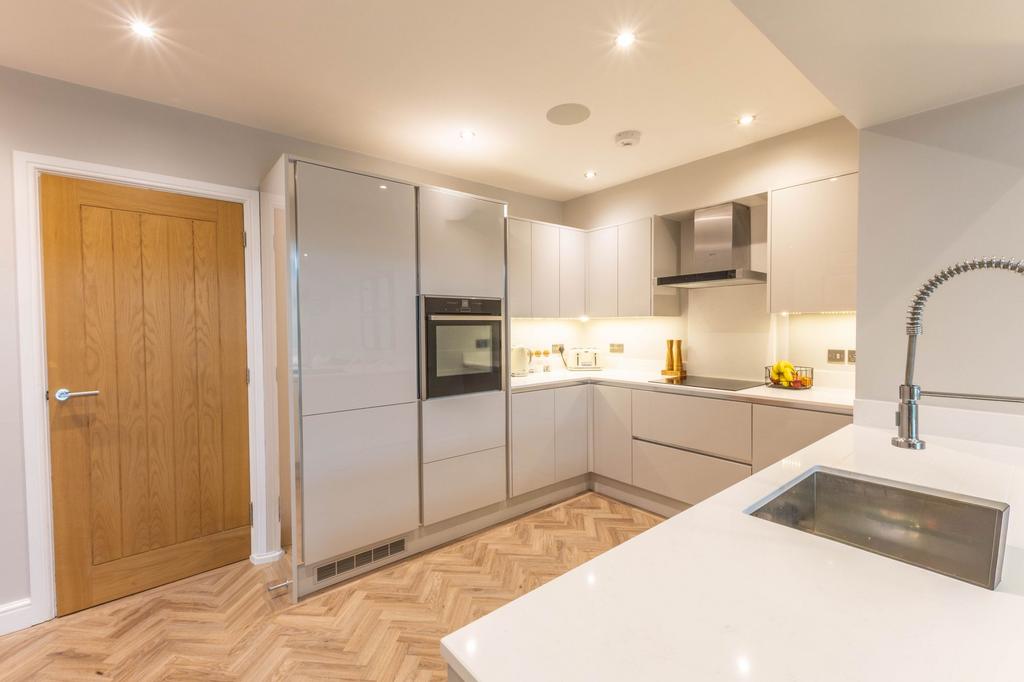 Kitchen / dining room