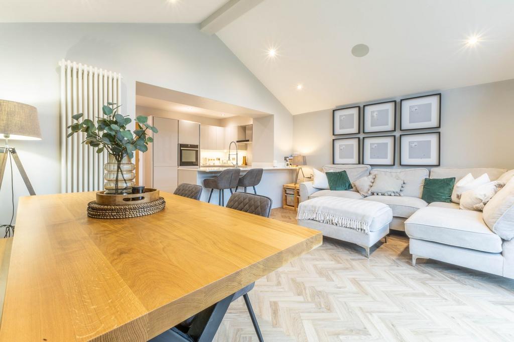 Kitchen / dining room