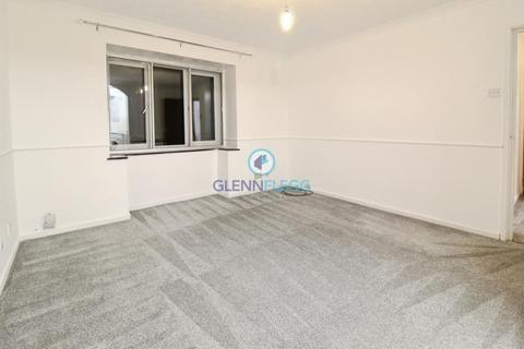 1 bedroom flat for sale, Bruce Close, Cippenham