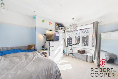 4 bedroom end of terrace house for sale, Wood End Lane, Northolt, UB5