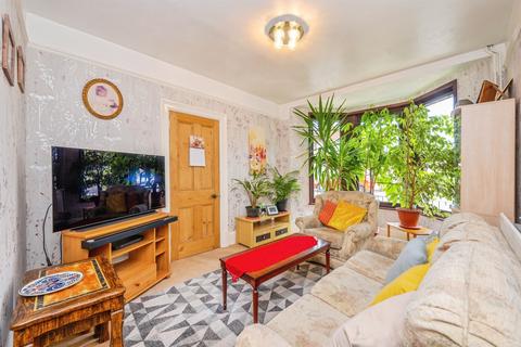 4 bedroom terraced house for sale, Gordon Street, Burton-On-Trent