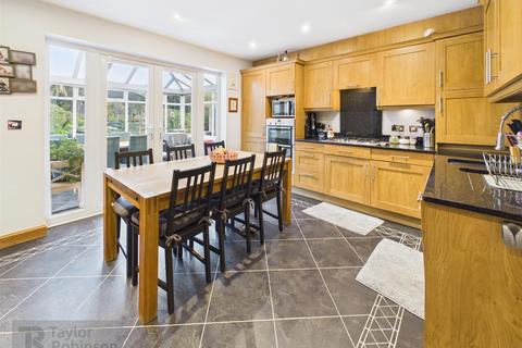 undefined, Holders Close, Billingshurst