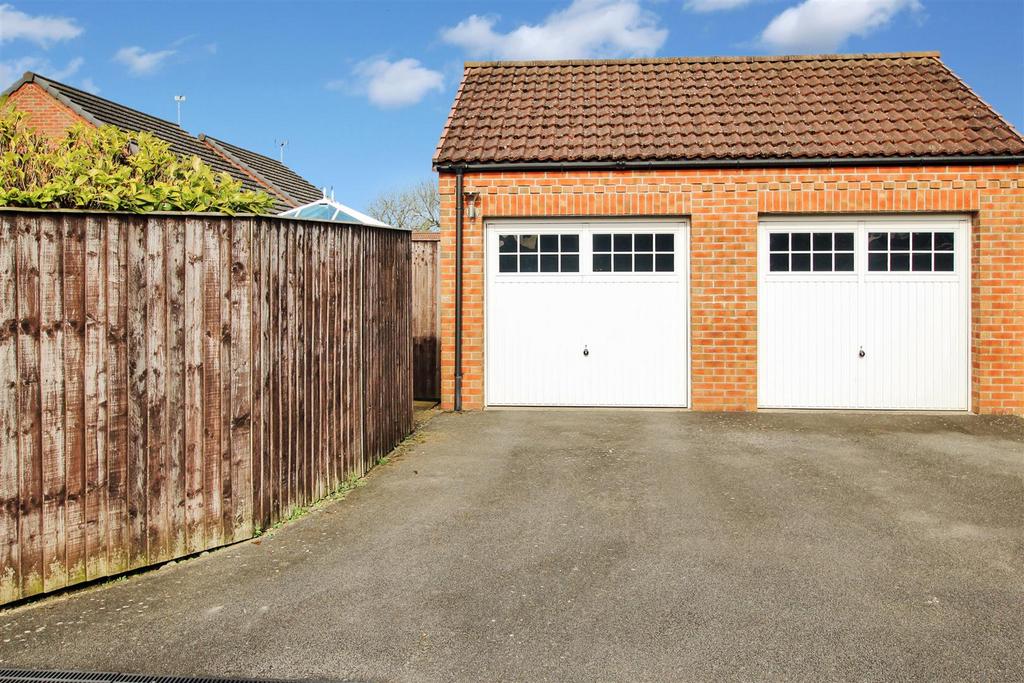 Single Garage.JPG