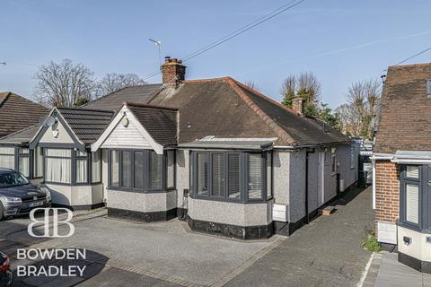 3 bedroom semi-detached bungalow for sale, Greenleafe Drive, Barkingside, IG6
