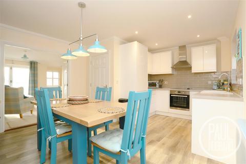 3 bedroom house for sale, Rectory Road, Kirkley, NR33