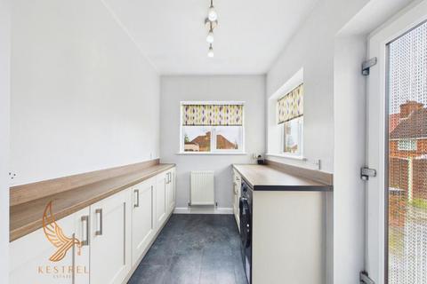 4 bedroom semi-detached house for sale, Camp Road, South Kirkby WF9