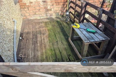 undefined, Rutland St, Grimsby, DN32