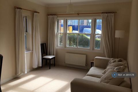 undefined, Ravensworth Gardens, Cambridge, CB1