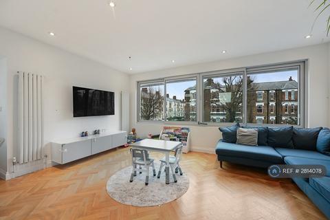 3 bedroom flat to rent, Sarre Road, London, NW2