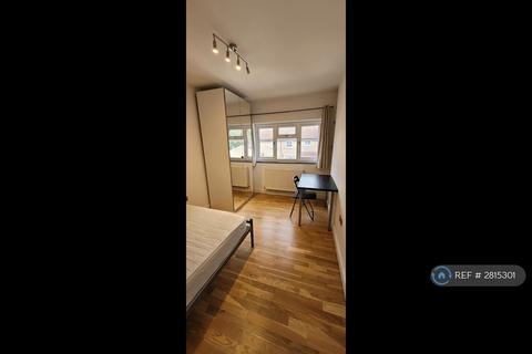 1 bedroom in a house share to rent, Milton Court Road, London, SE14