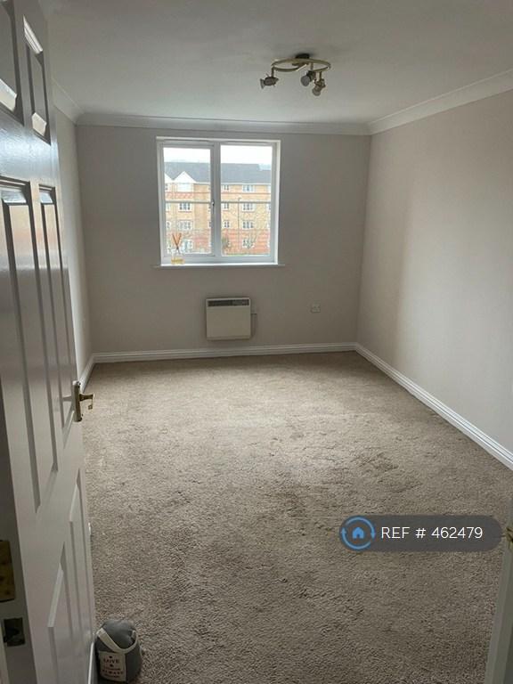 Bedroom 4.3 m x 2.4m