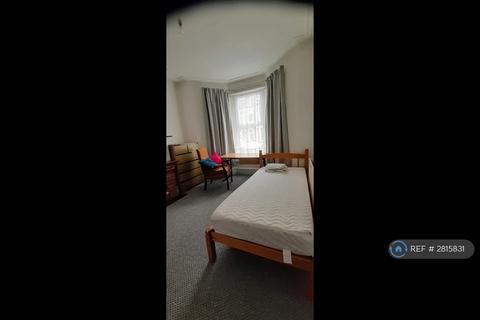 5 bedroom terraced house to rent, Tewkesbury Street, Cardiff, CF24
