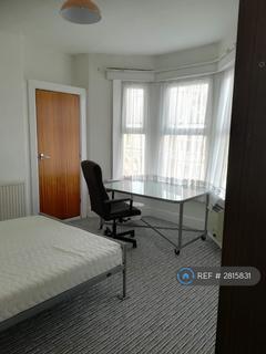 5 bedroom terraced house to rent, Tewkesbury Street, Cardiff, CF24