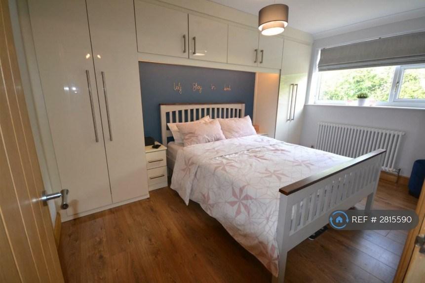 Master Bedroom Pic 1
