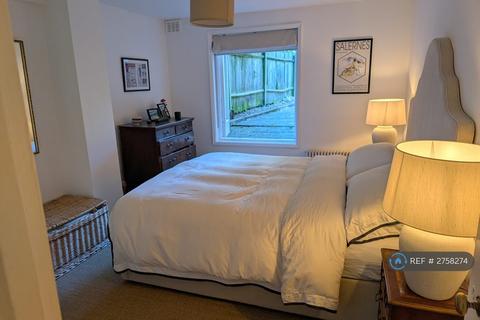 2 bedroom flat to rent, Boscombe Road, London, W12