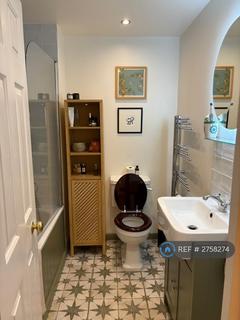 2 bedroom flat to rent, Boscombe Road, London, W12