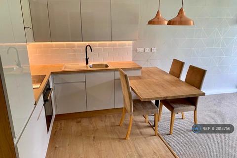 2 bedroom flat to rent, Tennis Court, Birmingham, B30