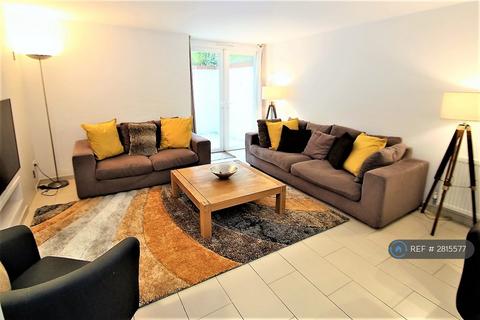 3 bedroom maisonette to rent, Kennington Lane, London, SE11