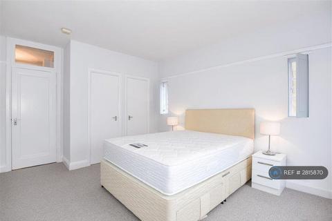 1 bedroom flat to rent, Heathfield Court, London, W4