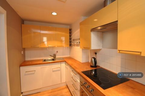 2 bedroom flat to rent, Cathcart Road, Glasgow, G42