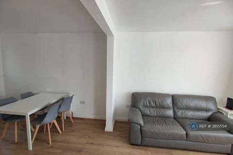3 bedroom terraced house to rent, Hunters Way, Bristol, BS34