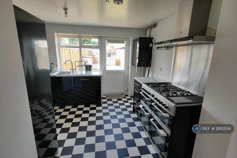 3 bedroom terraced house to rent, Hunters Way, Bristol, BS34