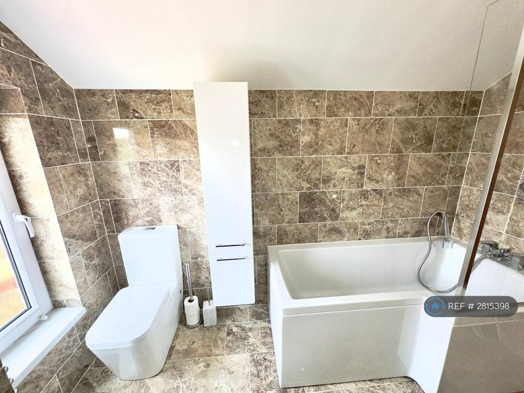 Master En-Suite