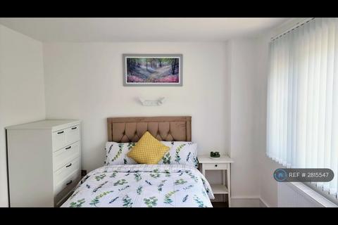 1 bedroom in a house share to rent, Ashford, Ashford, TW15