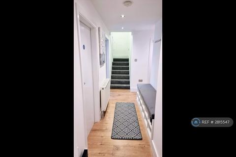1 bedroom in a house share to rent, Ashford, Ashford, TW15