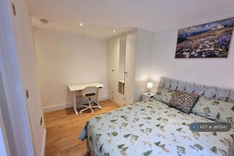 undefined, Ashford, Ashford, TW15