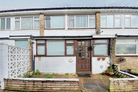 3 bedroom terraced house to rent, Waylands, Hayes, UB3