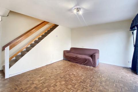 3 bedroom terraced house to rent, Waylands, Hayes, UB3