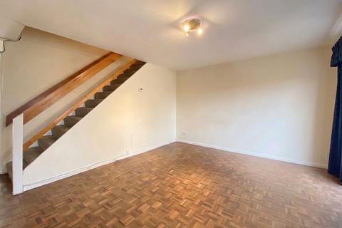 3 bedroom terraced house to rent, Waylands, Hayes, UB3