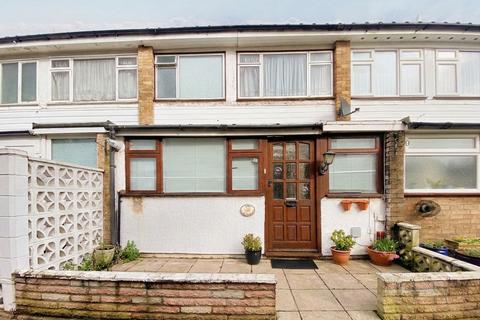 3 bedroom terraced house to rent, Waylands, Hayes, UB3