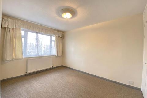 3 bedroom terraced house to rent, Waylands, Hayes, UB3