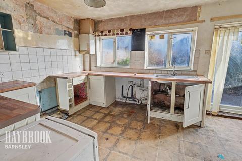 3 bedroom semi-detached house for sale, Wentworth Road, Darton