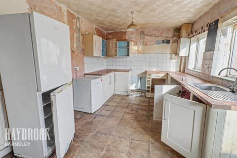 3 bedroom semi-detached house for sale, Wentworth Road, Darton