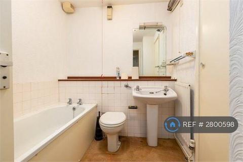 undefined, Perivale, Greenford, UB6