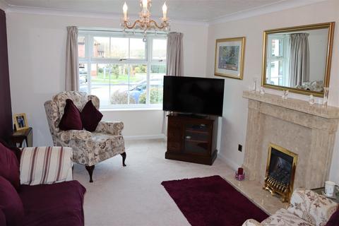 3 bedroom detached house for sale, Sunnybank Close, Aldridge
