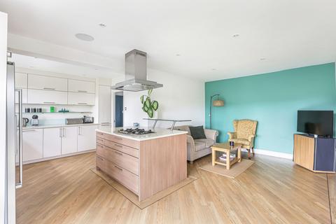 4 bedroom detached house for sale, Belmont Close, Woodford Green, IG8