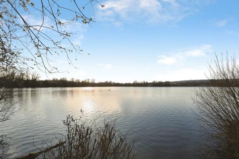 2 bedroom flat for sale, The Lakes, Larkfield, Aylesford, Kent, ME20