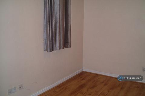 1 bedroom semi-detached house to rent, Gibbs Close, High Wycombe, HP13