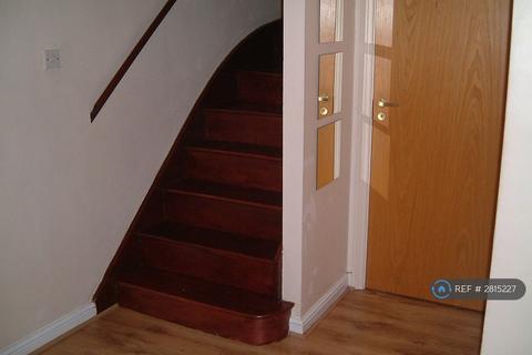 1 bedroom semi-detached house to rent, Gibbs Close, High Wycombe, HP13