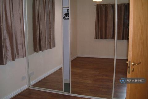 1 bedroom semi-detached house to rent, Gibbs Close, High Wycombe, HP13