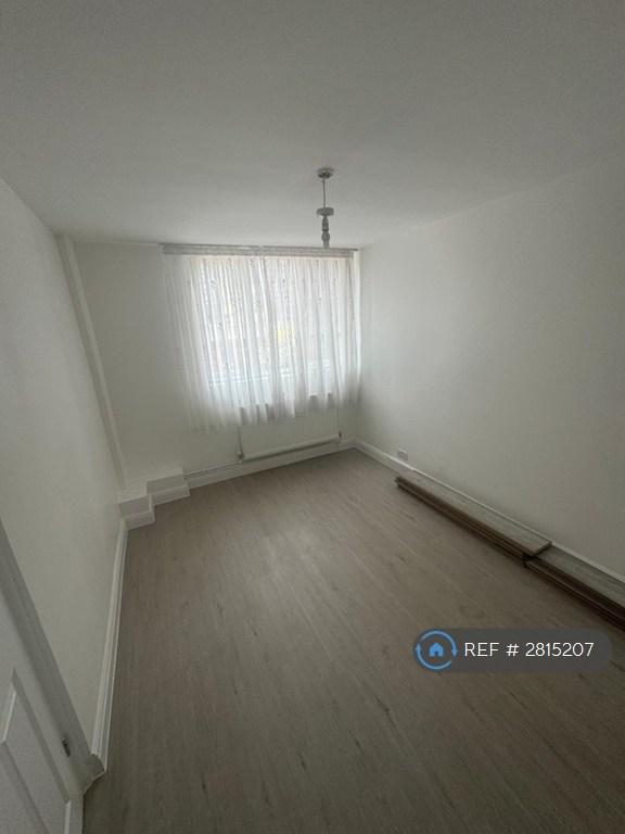 Grouind Floor Double Bedroom 1