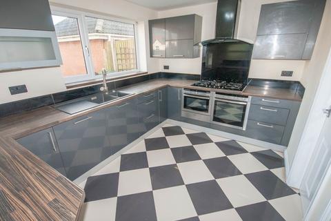 4 bedroom detached house to rent, Braids Close, Rugby, CV21