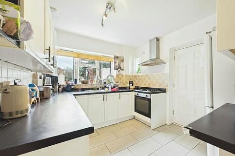2 bedroom maisonette for sale, Larchfield Road, Maidenhead, Berkshire, SL6