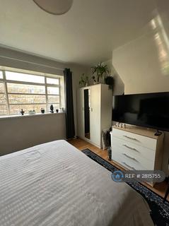 1 bedroom in a flat share to rent, Eastman House, London, SW4